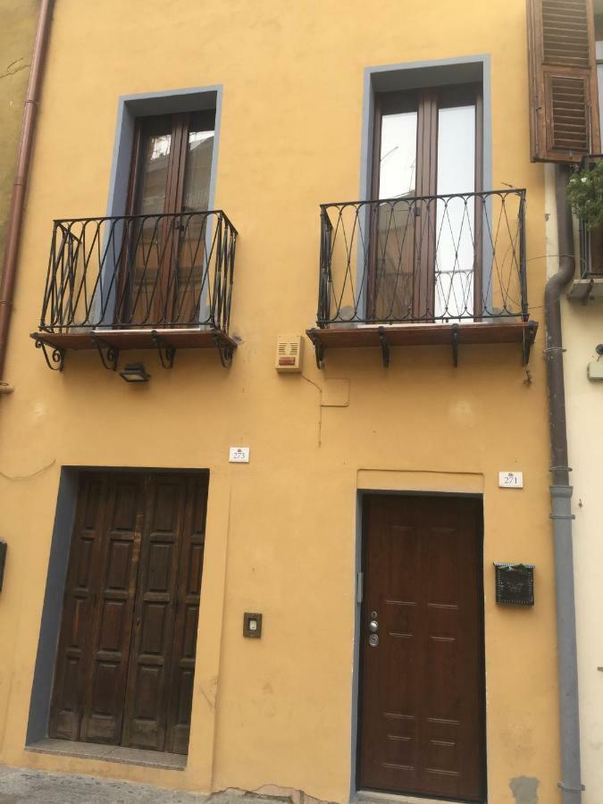 Al Corso Bed & Breakfast Cagliari Bagian luar foto