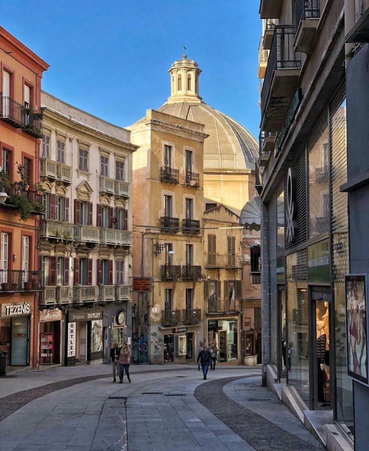 Al Corso Bed & Breakfast Cagliari Bagian luar foto