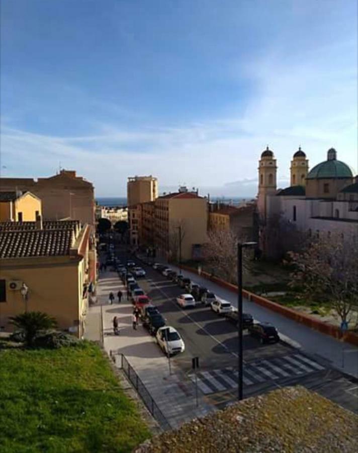Al Corso Bed & Breakfast Cagliari Bagian luar foto